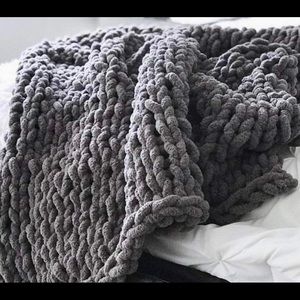 Chunky Blanket in Dark Grey🤍🖤
